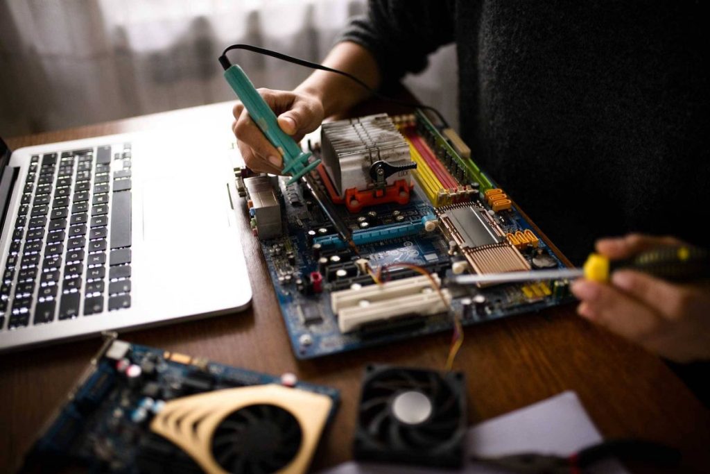 computer-repair-1200x800
